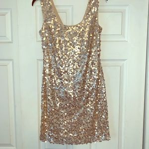 Stunning gold sequin dress✨